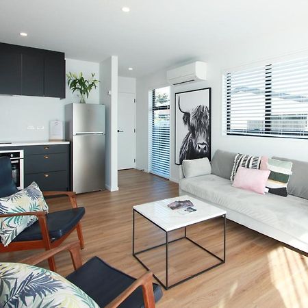 3 - Sunny Brand New House Villa Wanaka Exteriör bild