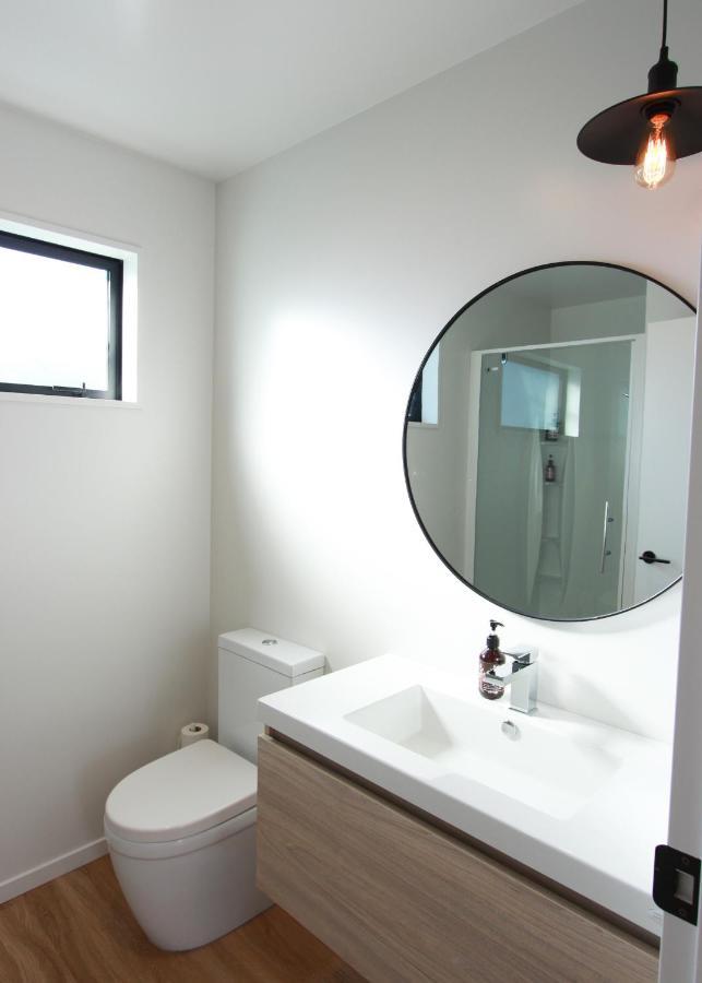 3 - Sunny Brand New House Villa Wanaka Exteriör bild