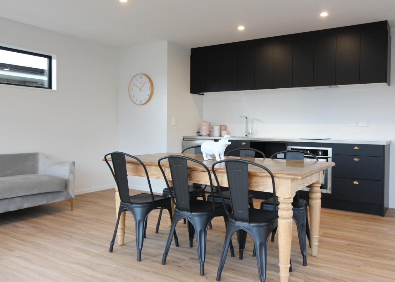 3 - Sunny Brand New House Villa Wanaka Exteriör bild